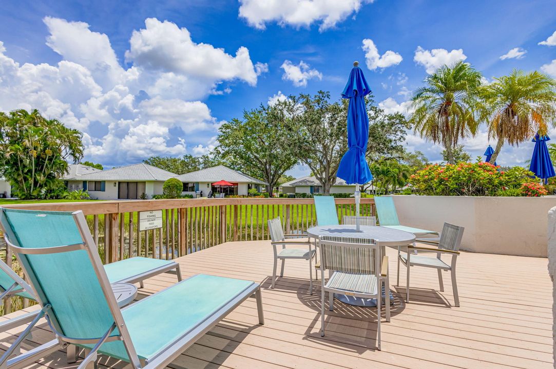 Active With Contract: $419,900 (2 beds, 2 baths, 1135 Square Feet)