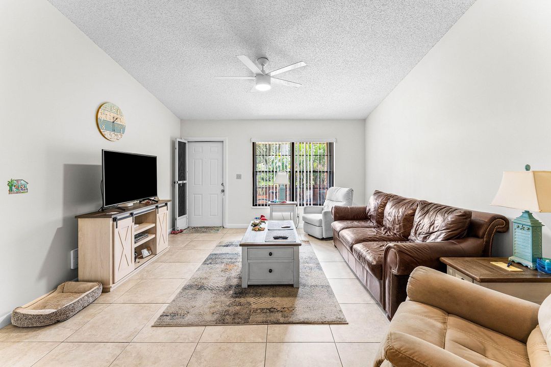 Activo con contrato: $209,000 (2 camas, 2 baños, 1026 Pies cuadrados)