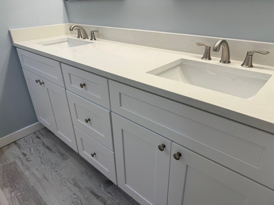 На продажу: $239,200 (2 спален, 2 ванн, 1236 Квадратных фут)