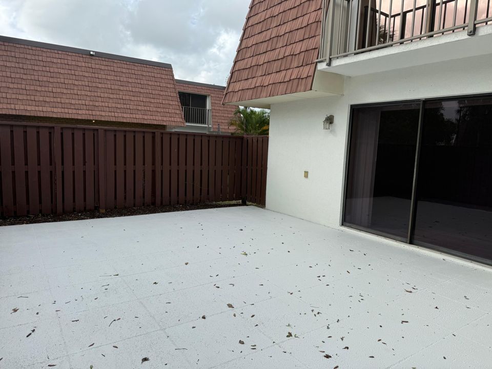 На продажу: $239,200 (2 спален, 2 ванн, 1236 Квадратных фут)