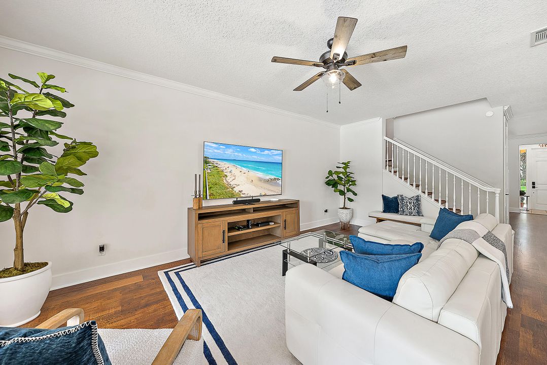 Active With Contract: $1,400,000 (5 beds, 3 baths, 2932 Square Feet)