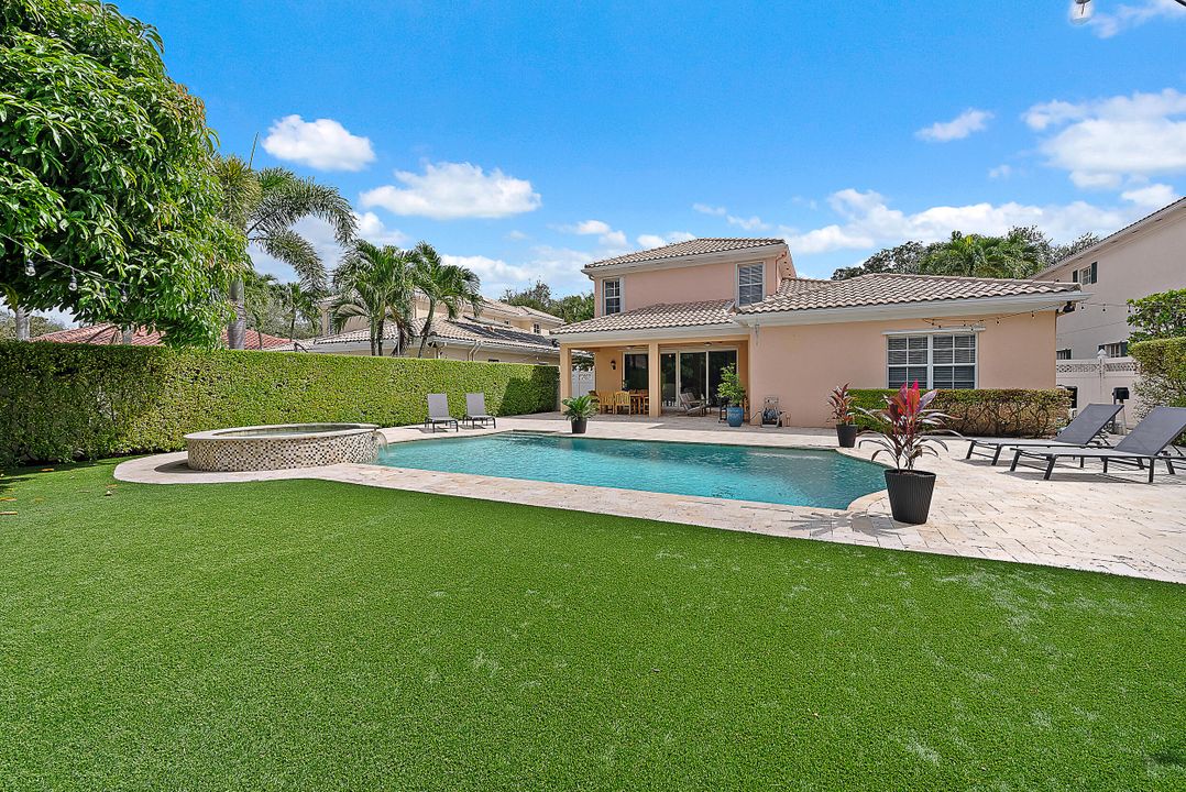 Active With Contract: $1,400,000 (5 beds, 3 baths, 2932 Square Feet)