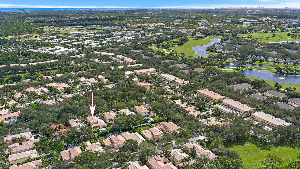 Active With Contract: $1,400,000 (5 beds, 3 baths, 2932 Square Feet)