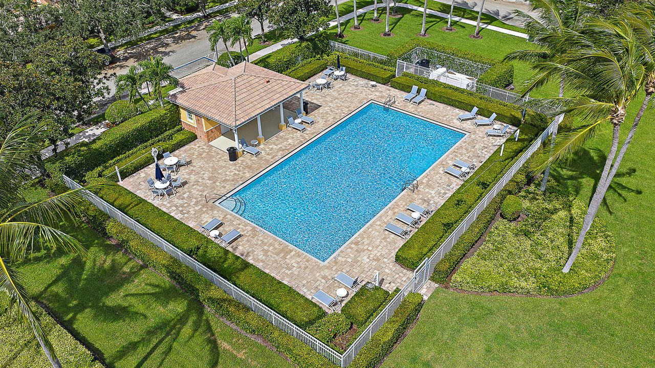 Active With Contract: $1,400,000 (5 beds, 3 baths, 2932 Square Feet)