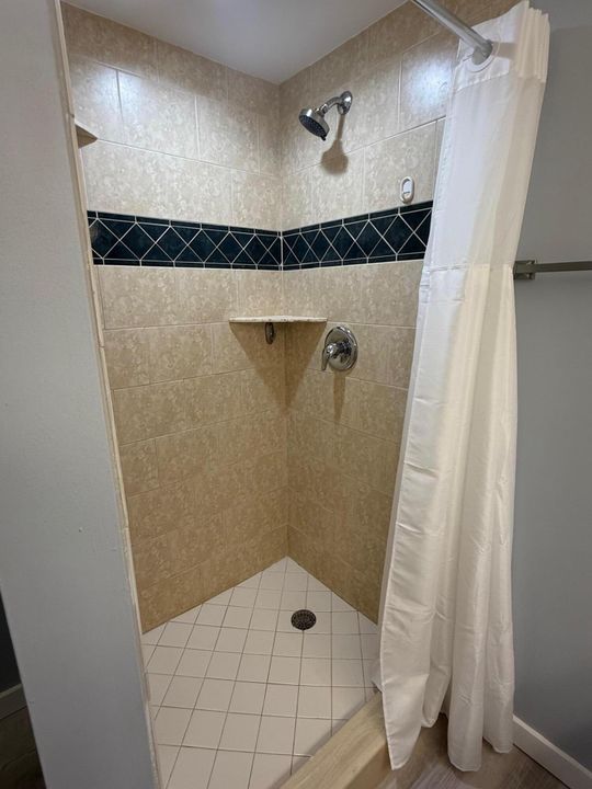 На продажу: $239,200 (2 спален, 2 ванн, 1236 Квадратных фут)