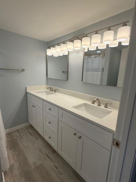 На продажу: $239,200 (2 спален, 2 ванн, 1236 Квадратных фут)