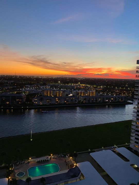 Под контрактом: $8,000 (3 спален, 2 ванн, 2060 Квадратных фут)