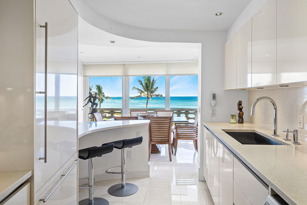 Active With Contract: $6,995,000 (3 beds, 2 baths, 2041 Square Feet)