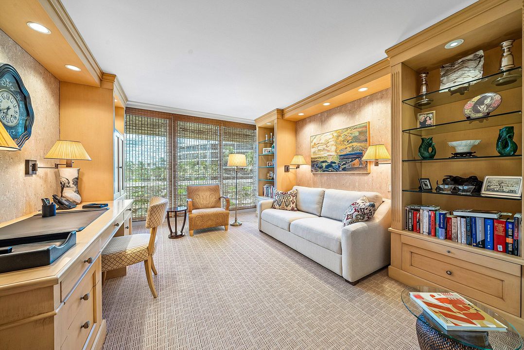 Active With Contract: $6,995,000 (3 beds, 2 baths, 2041 Square Feet)