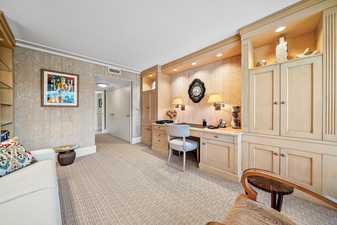 Active With Contract: $6,995,000 (3 beds, 2 baths, 2041 Square Feet)