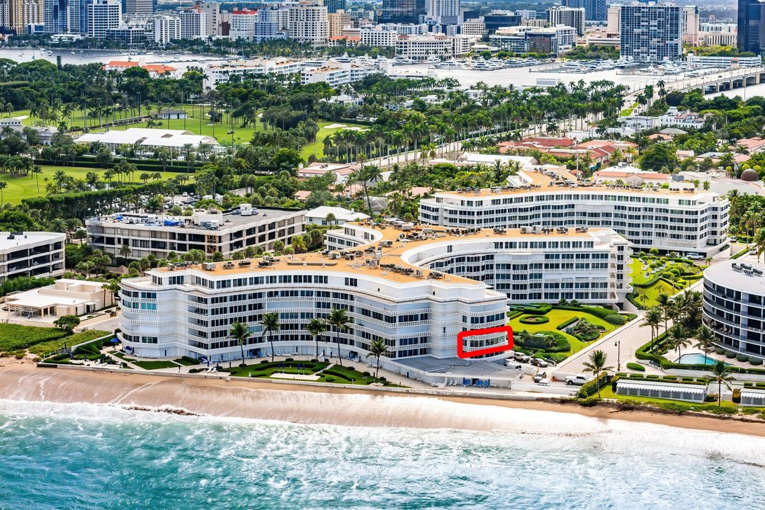 Active With Contract: $6,995,000 (3 beds, 2 baths, 2041 Square Feet)