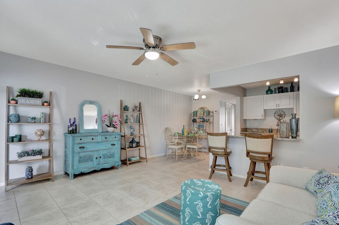 待售: $183,000 (1 贝兹, 1 浴室, 640 平方英尺)