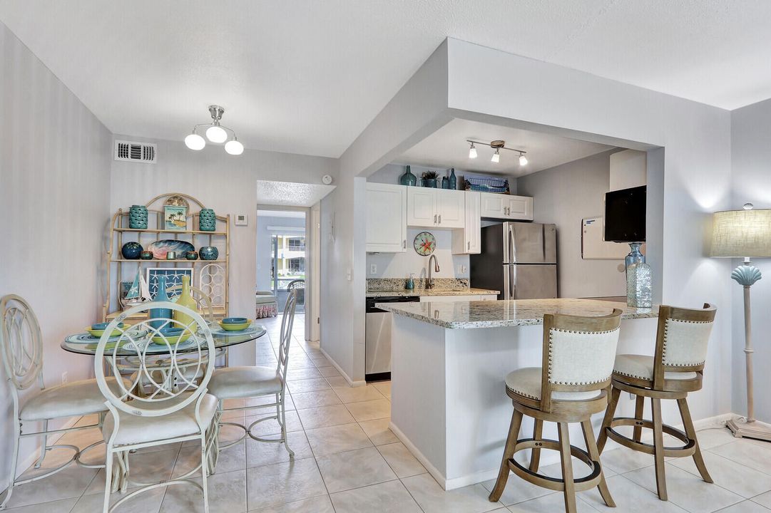 待售: $183,000 (1 贝兹, 1 浴室, 640 平方英尺)