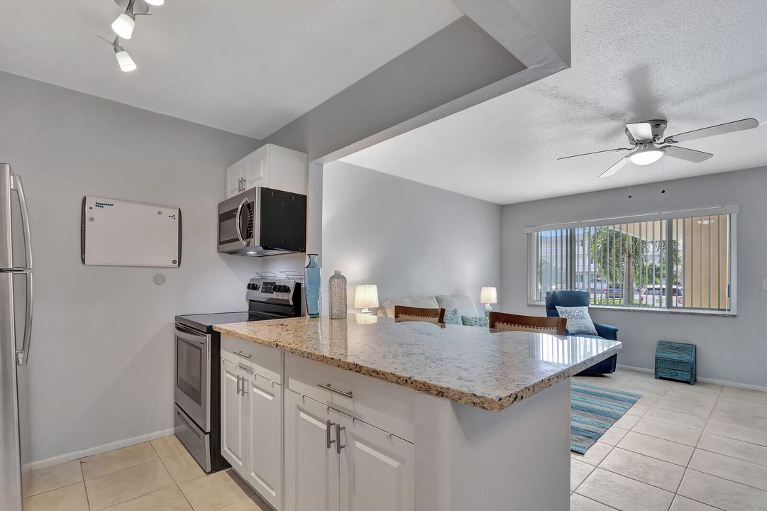 待售: $183,000 (1 贝兹, 1 浴室, 640 平方英尺)