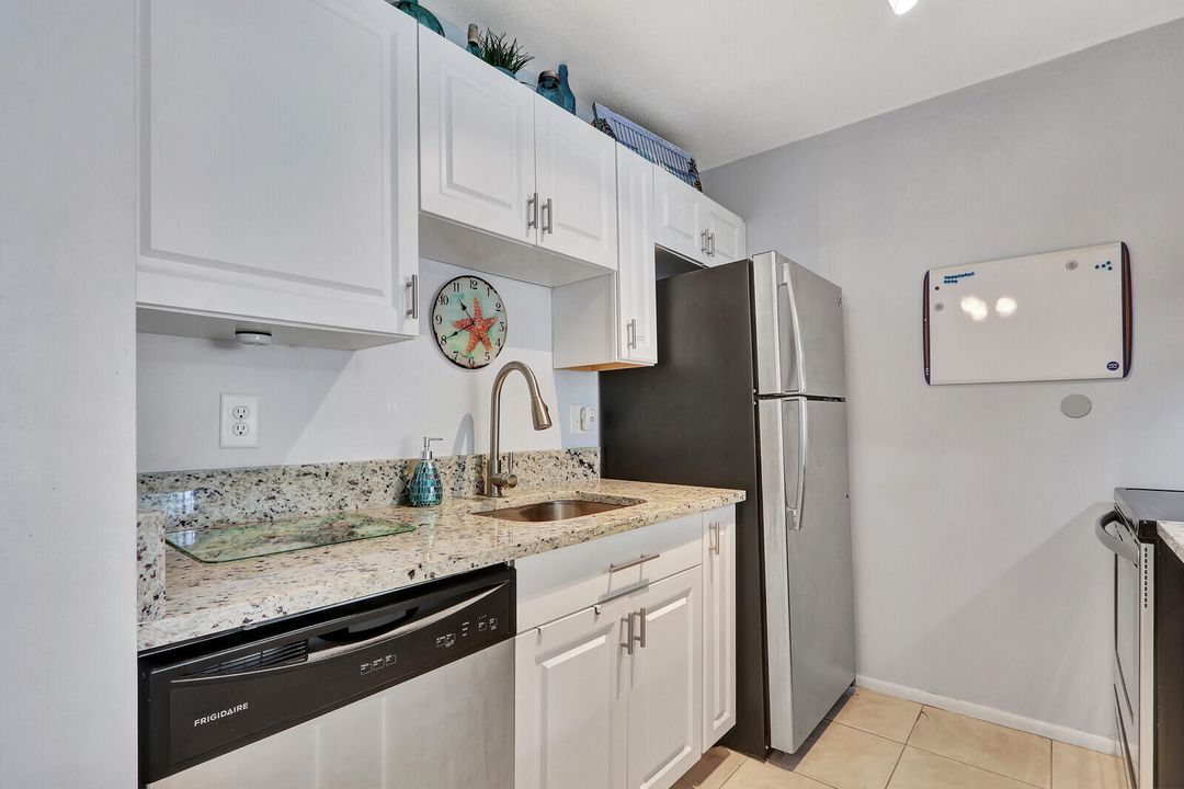 待售: $183,000 (1 贝兹, 1 浴室, 640 平方英尺)