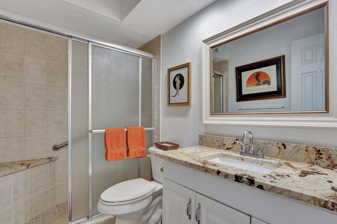 待售: $183,000 (1 贝兹, 1 浴室, 640 平方英尺)