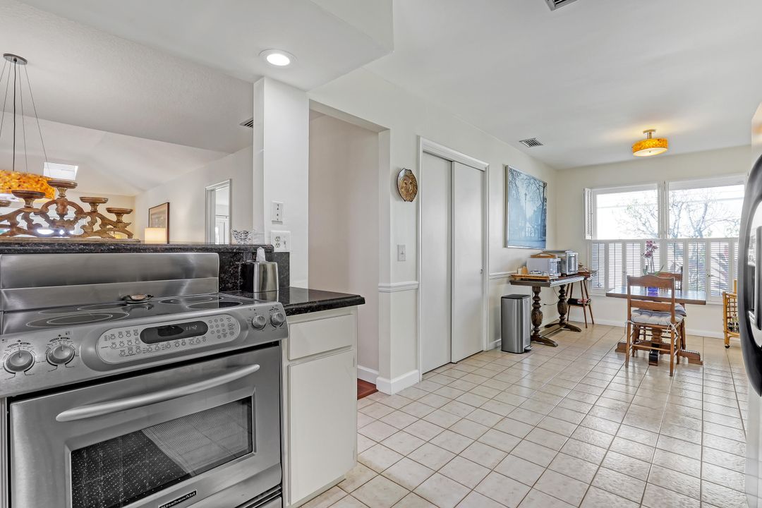 Activo con contrato: $6,500 (2 camas, 2 baños, 1593 Pies cuadrados)