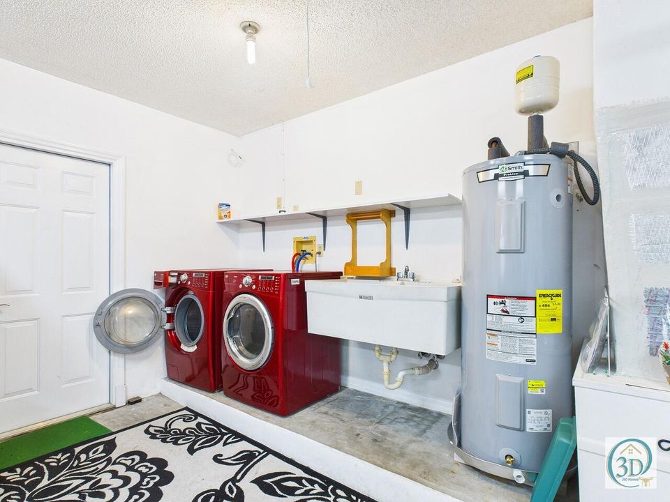 Activo con contrato: $350,000 (3 camas, 2 baños, 1584 Pies cuadrados)