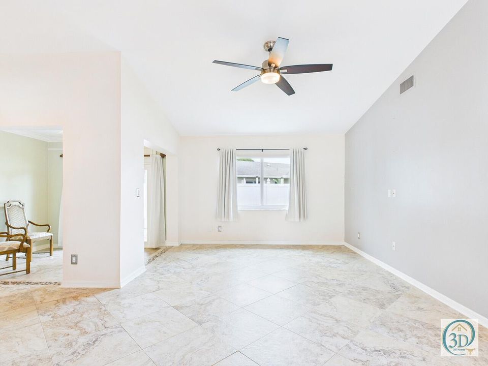 Activo con contrato: $350,000 (3 camas, 2 baños, 1584 Pies cuadrados)