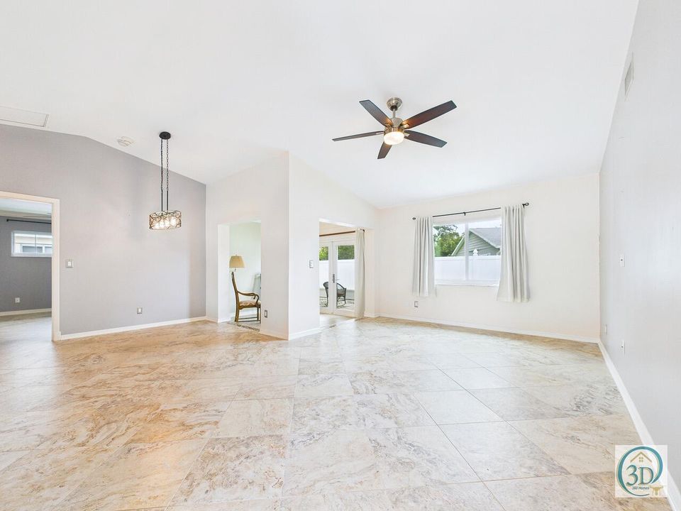 Activo con contrato: $350,000 (3 camas, 2 baños, 1584 Pies cuadrados)