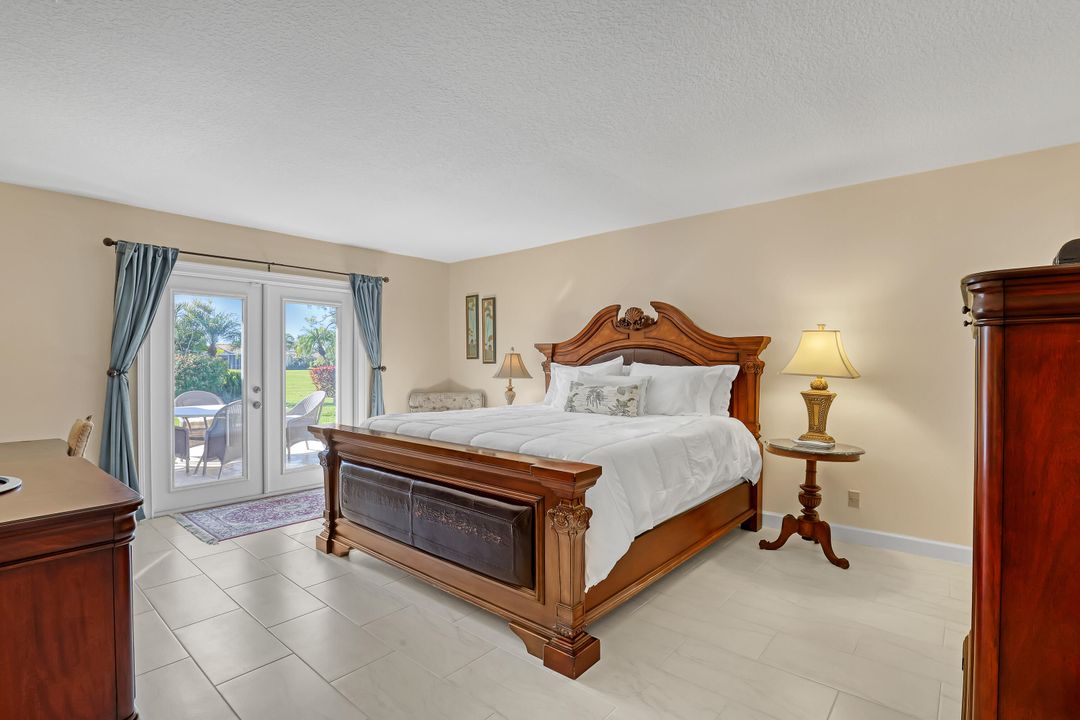 Activo con contrato: $6,500 (2 camas, 2 baños, 1593 Pies cuadrados)