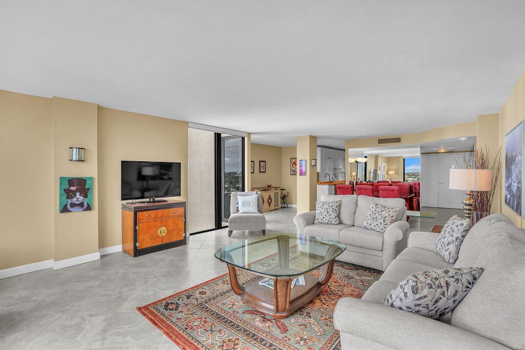 Active With Contract: $835,000 (2 beds, 2 baths, 1496 Square Feet)