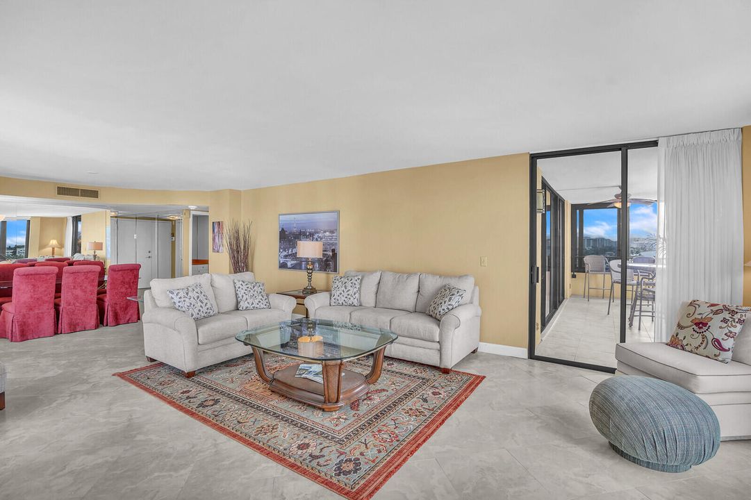 Active With Contract: $835,000 (2 beds, 2 baths, 1496 Square Feet)