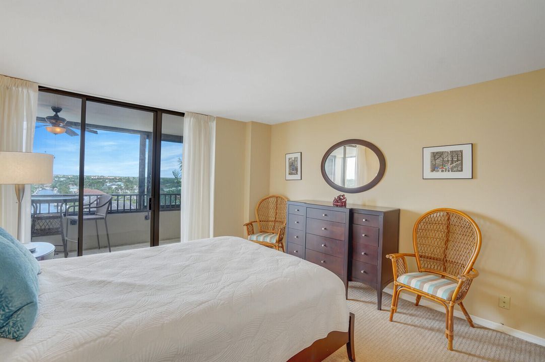 Active With Contract: $835,000 (2 beds, 2 baths, 1496 Square Feet)