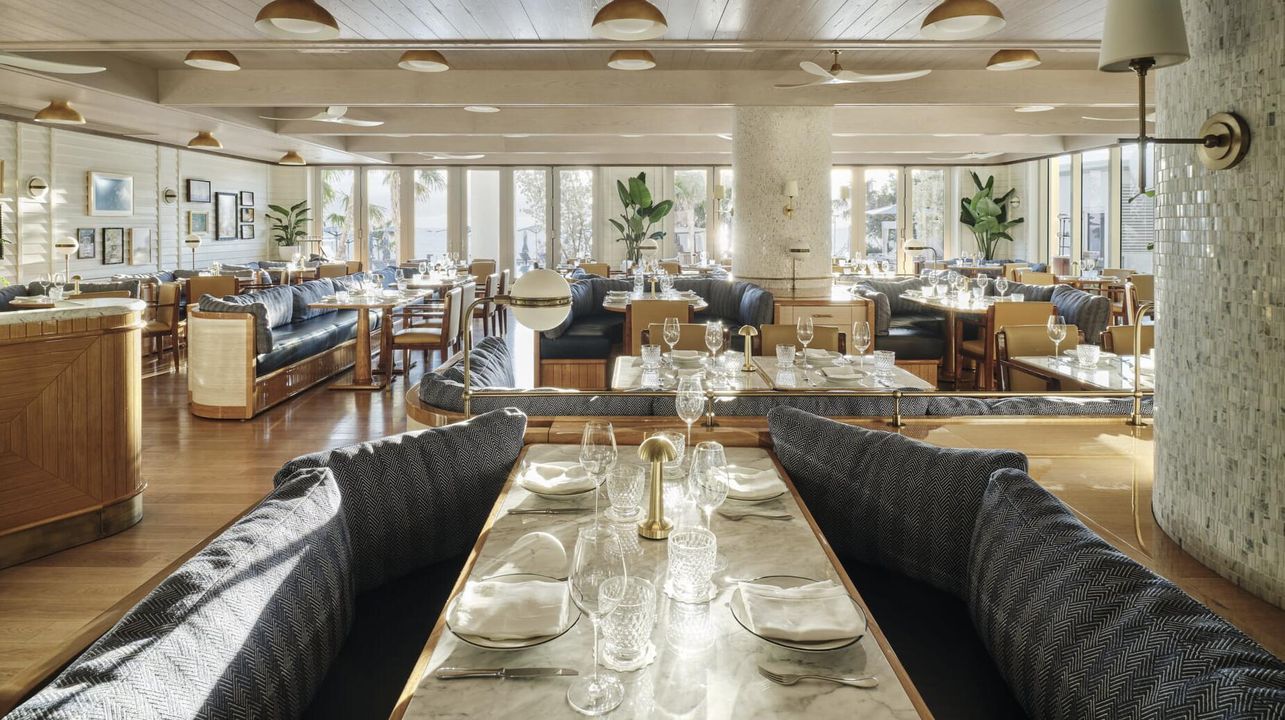 For Sale: $3,895,000 (2 beds, 2 baths, 1597 Square Feet)