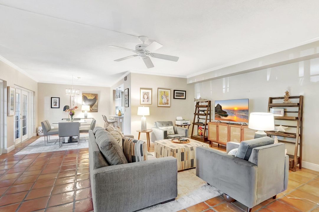 For Sale: $725,000 (2 beds, 2 baths, 1346 Square Feet)