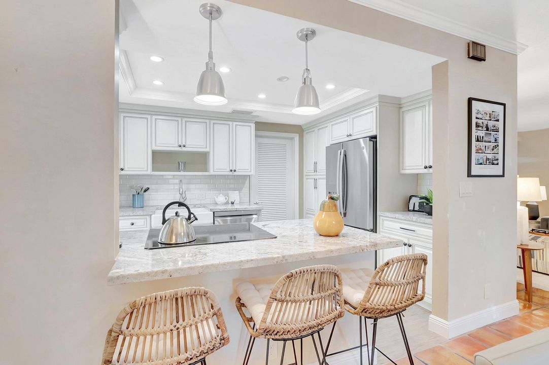 For Sale: $725,000 (2 beds, 2 baths, 1346 Square Feet)