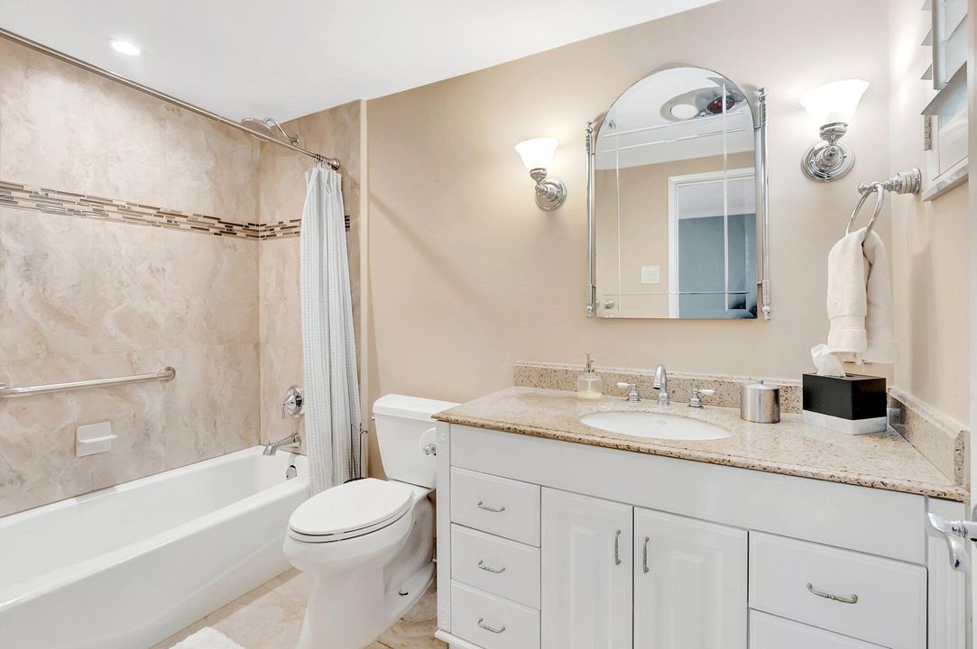 For Sale: $725,000 (2 beds, 2 baths, 1346 Square Feet)