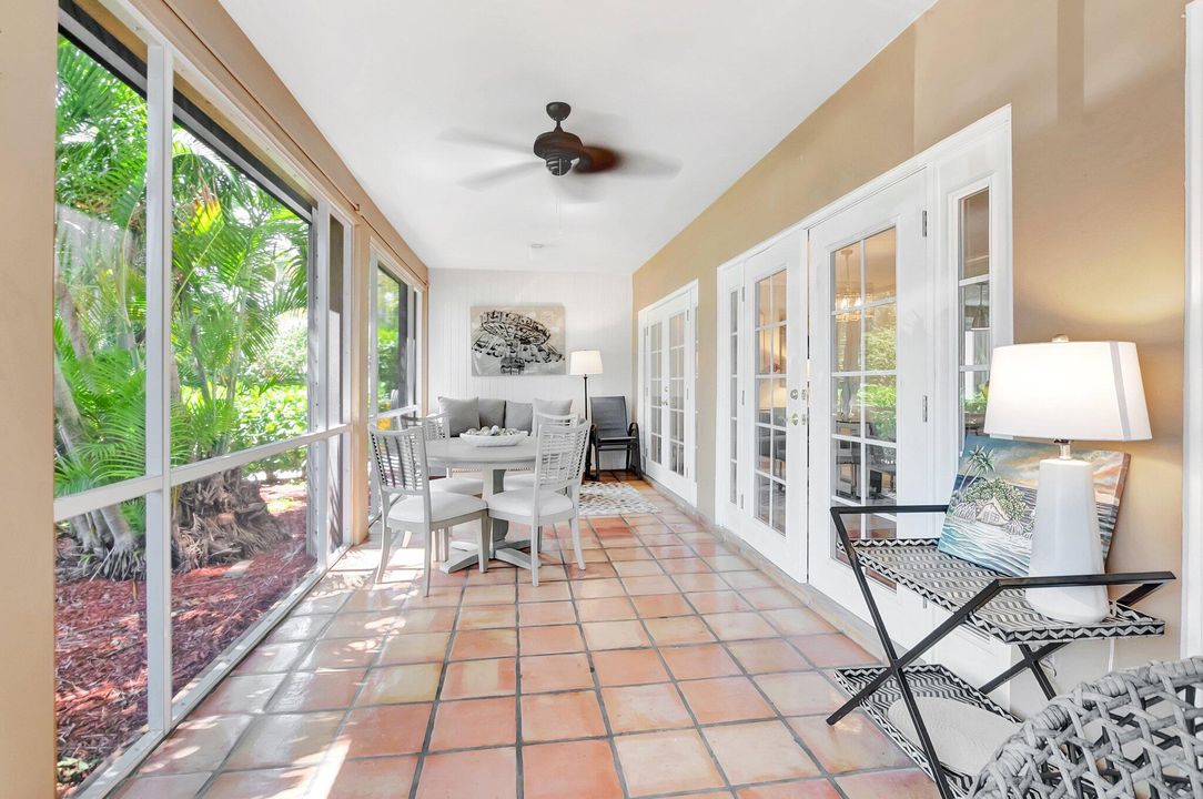 For Sale: $725,000 (2 beds, 2 baths, 1346 Square Feet)