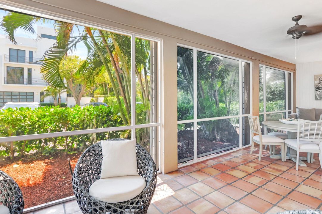 For Sale: $725,000 (2 beds, 2 baths, 1346 Square Feet)