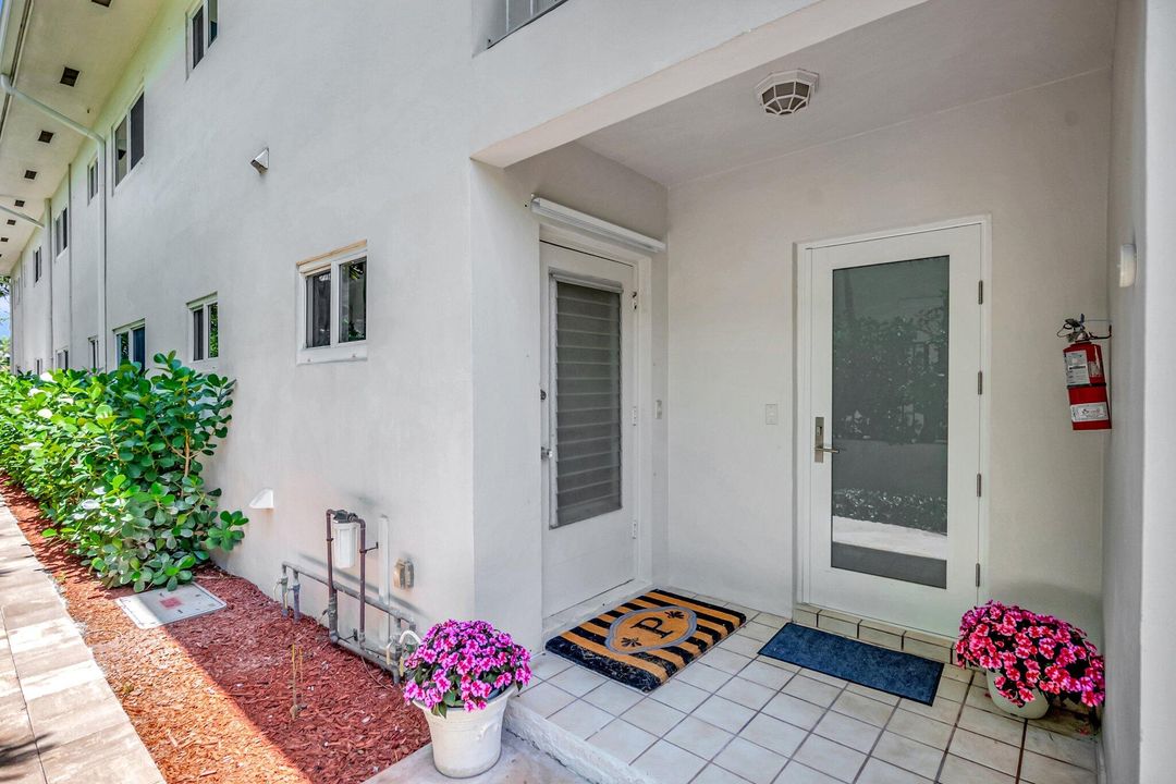 For Sale: $725,000 (2 beds, 2 baths, 1346 Square Feet)