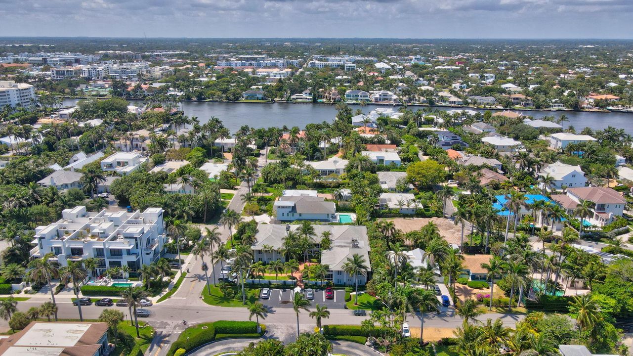 For Sale: $725,000 (2 beds, 2 baths, 1346 Square Feet)