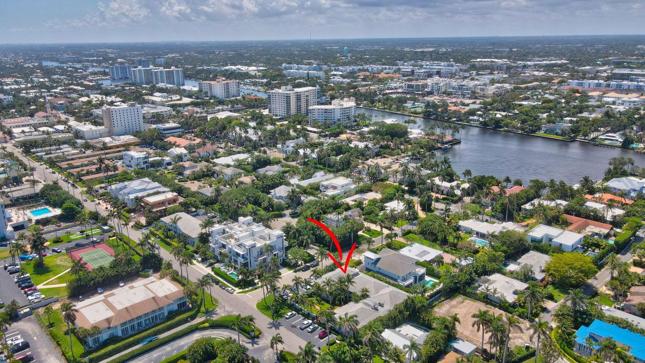 For Sale: $725,000 (2 beds, 2 baths, 1346 Square Feet)