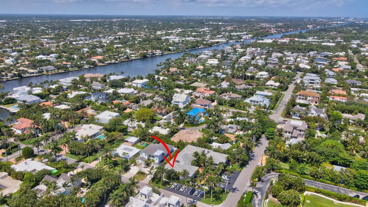 For Sale: $725,000 (2 beds, 2 baths, 1346 Square Feet)