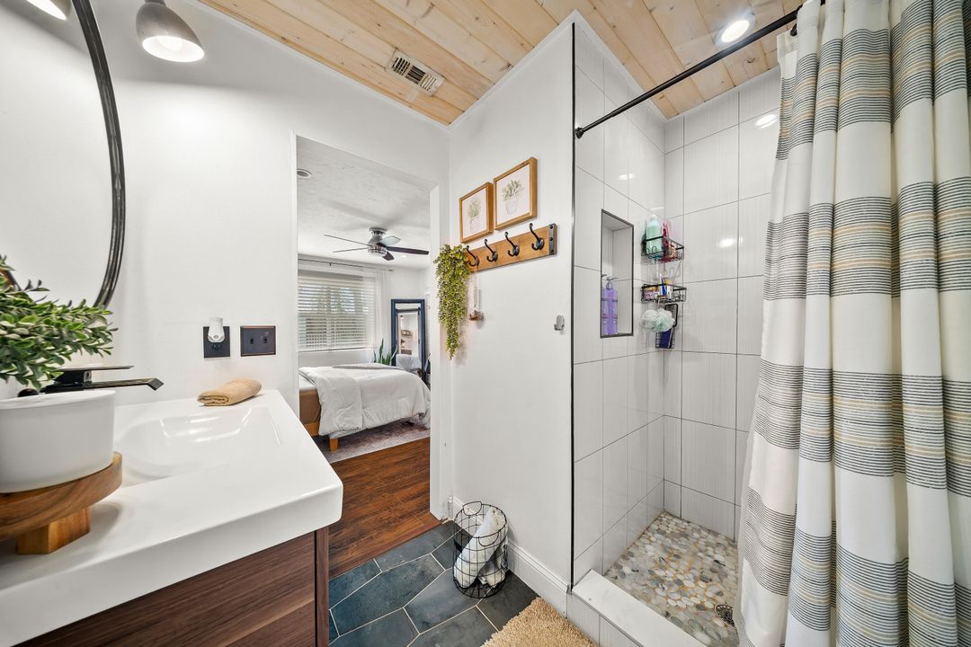 待售: $160,000 (2 贝兹, 2 浴室, 948 平方英尺)