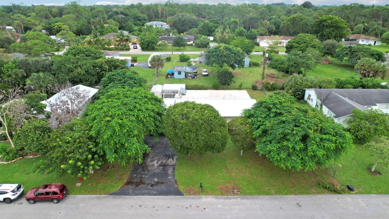 Под контрактом: $499,999 (3 спален, 2 ванн, 1745 Квадратных фут)