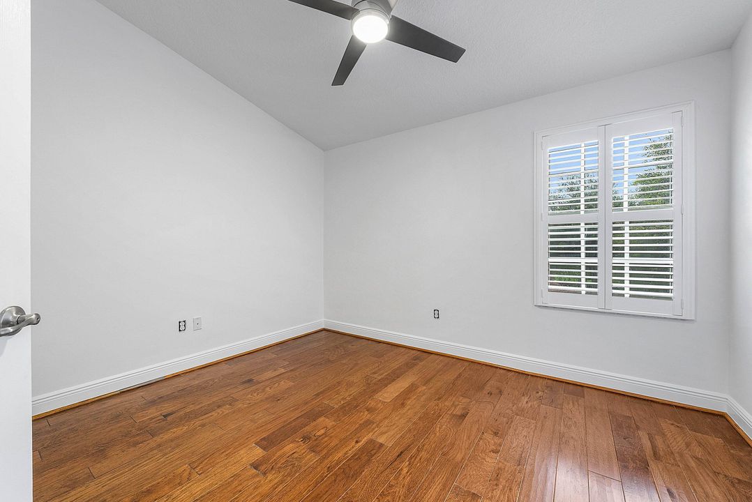 合同活跃: $625,000 (4 贝兹, 2 浴室, 1805 平方英尺)