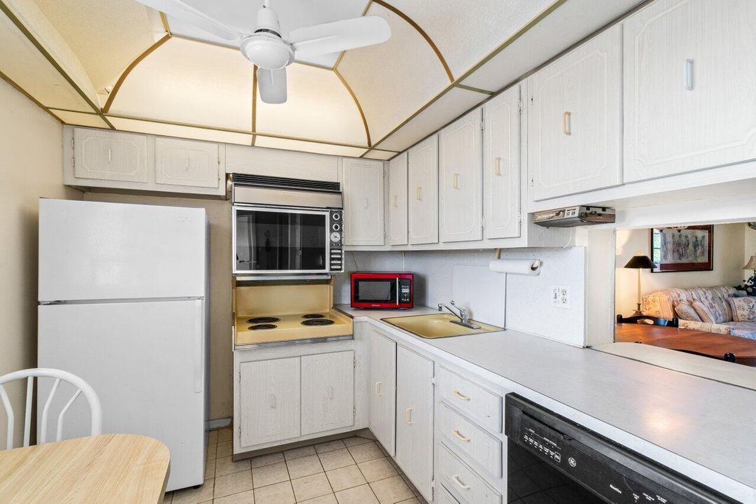 待售: $79,900 (1 贝兹, 1 浴室, 754 平方英尺)