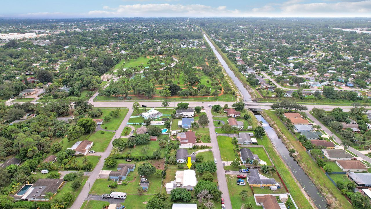 Под контрактом: $499,999 (3 спален, 2 ванн, 1745 Квадратных фут)