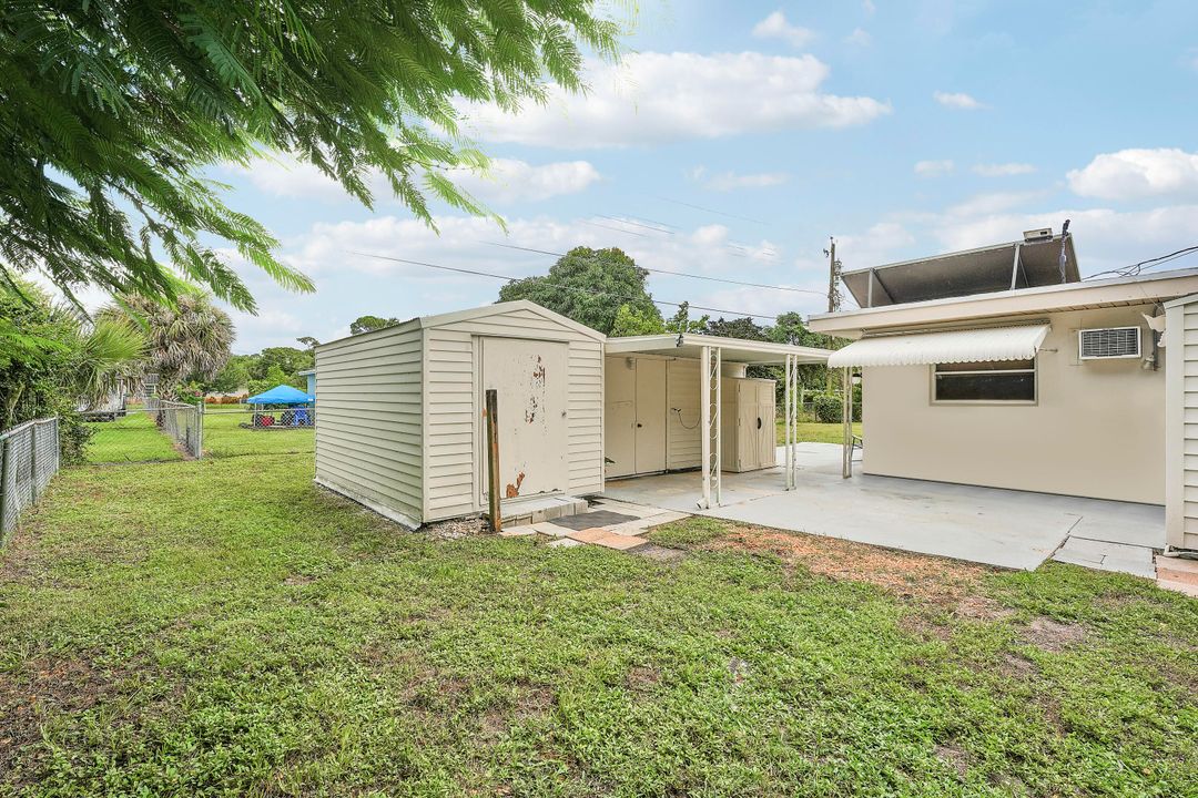 Под контрактом: $499,999 (3 спален, 2 ванн, 1745 Квадратных фут)