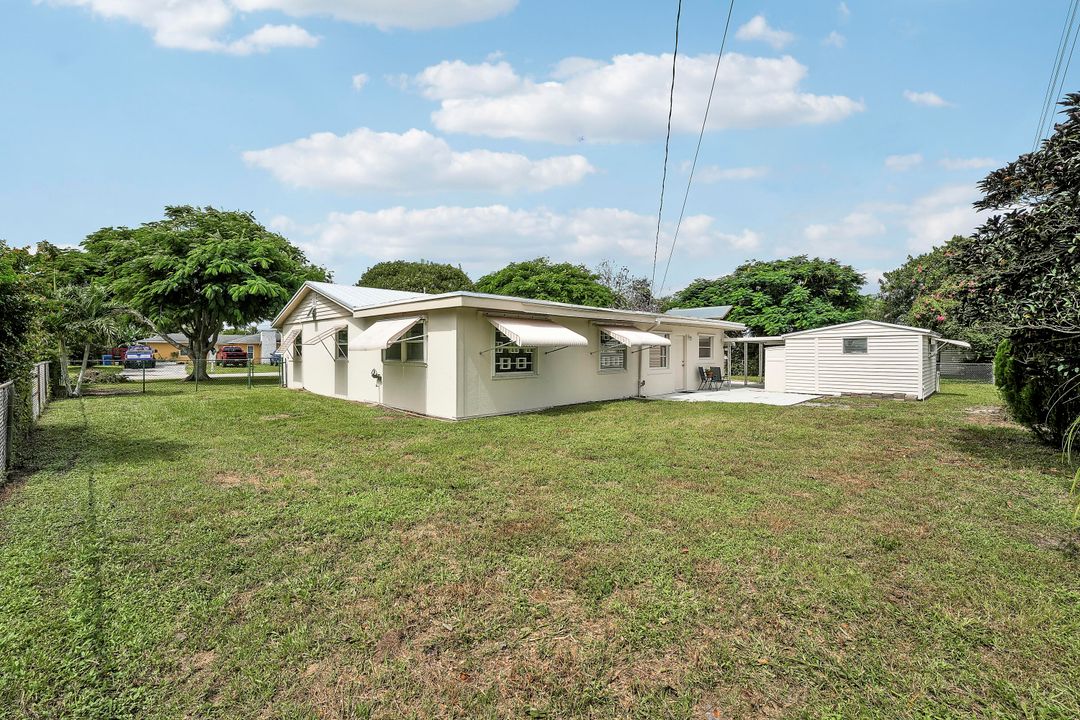 Под контрактом: $499,999 (3 спален, 2 ванн, 1745 Квадратных фут)