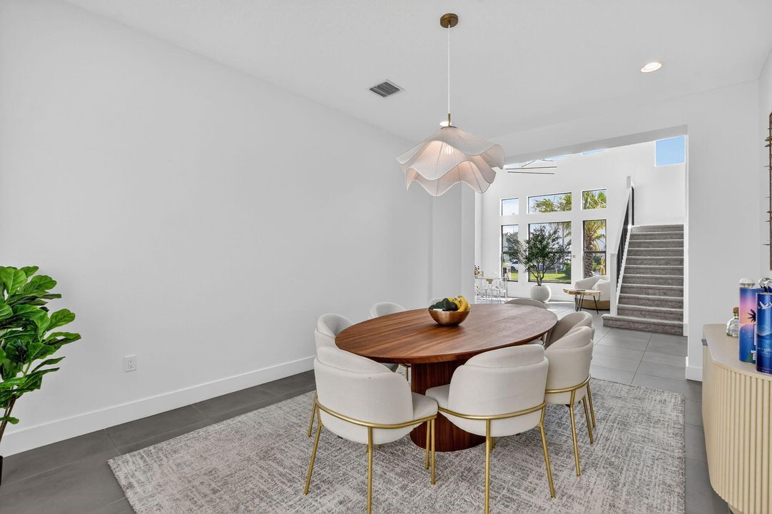 For Sale: $1,999,988 (5 beds, 7 baths, 4605 Square Feet)