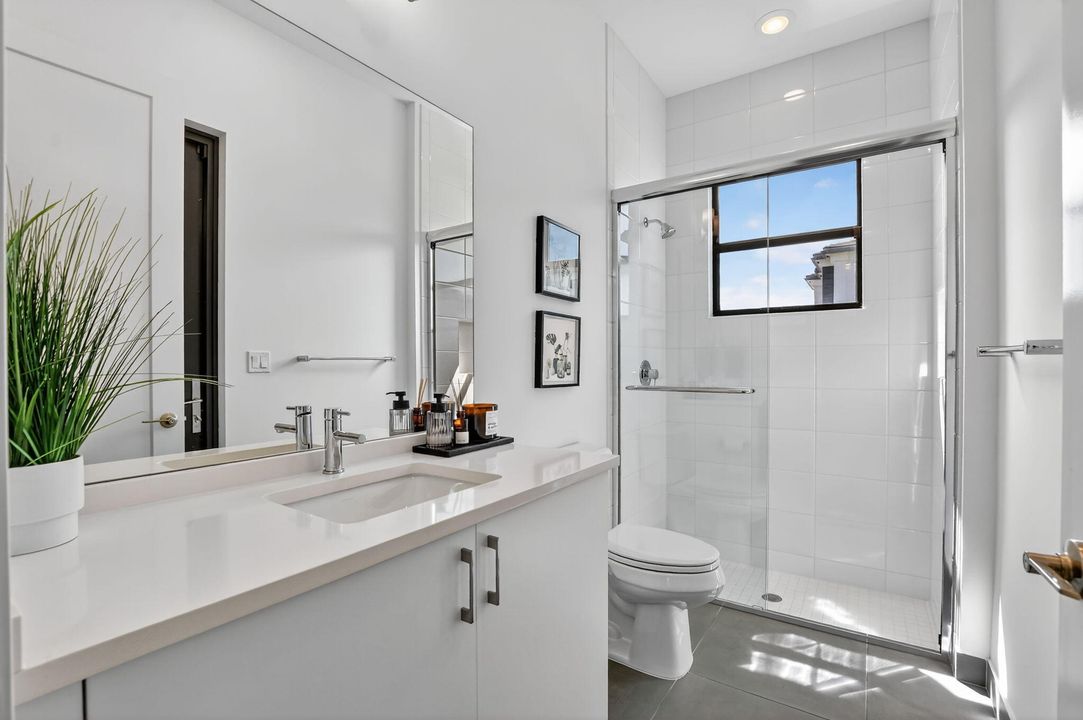 For Sale: $1,999,988 (5 beds, 7 baths, 4605 Square Feet)