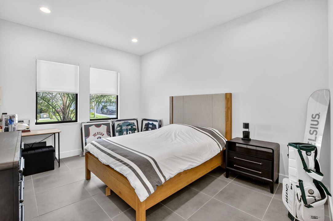 For Sale: $1,999,988 (5 beds, 7 baths, 4605 Square Feet)