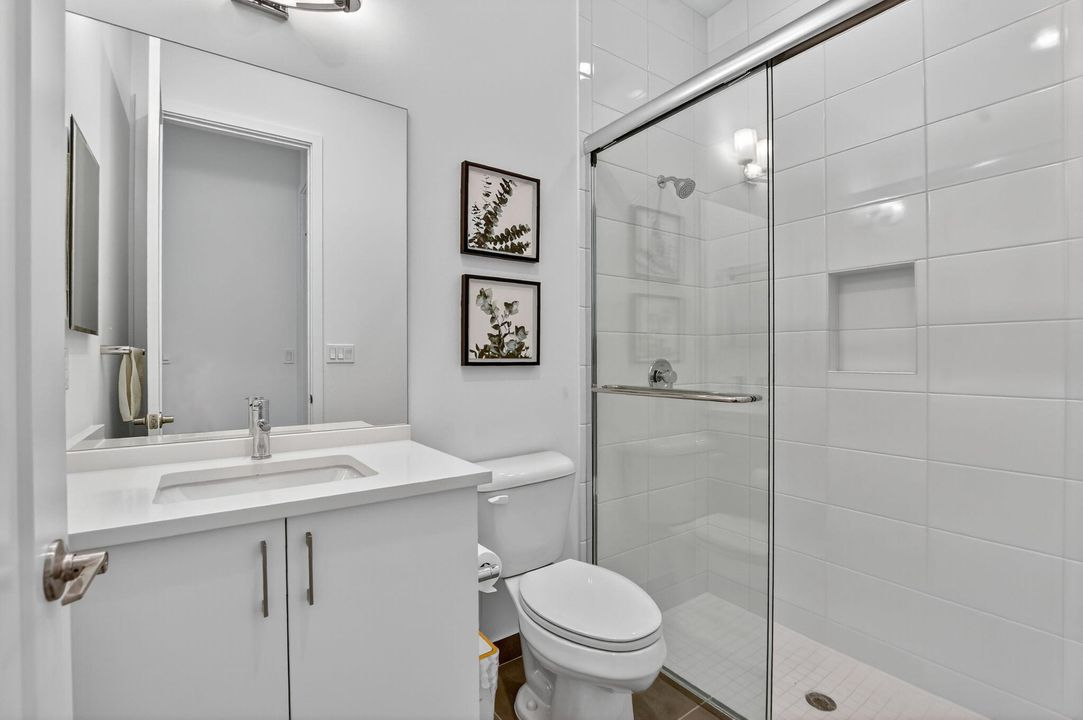 For Sale: $1,999,988 (5 beds, 7 baths, 4605 Square Feet)