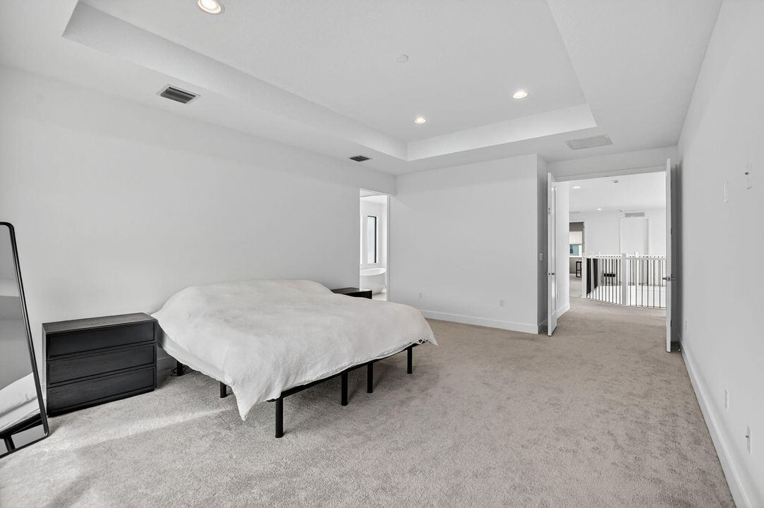 For Sale: $1,999,988 (5 beds, 7 baths, 4605 Square Feet)